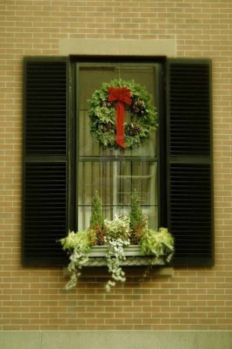 Creative Choices Interior(s) Hanging of the Wreath